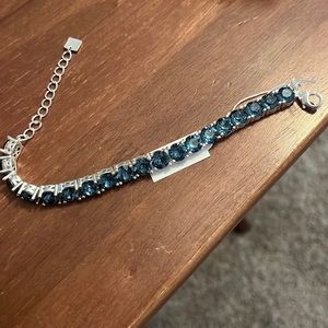 Brand New Blue round stone and Silver Tone ParkLane bracelet